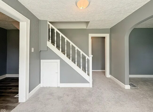 Building Photo - 3736 Kinnear Ave