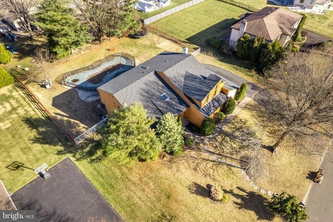 Building Photo - 509 Long Ln