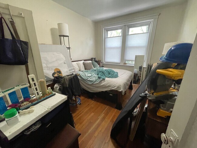 Building Photo - NO BROKER FEE 9/1 Sweet 2bed split in Brig...