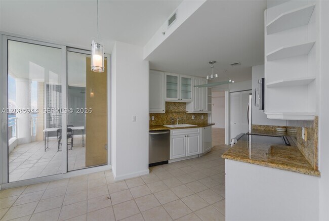 Building Photo - 848 Brickell Key Dr