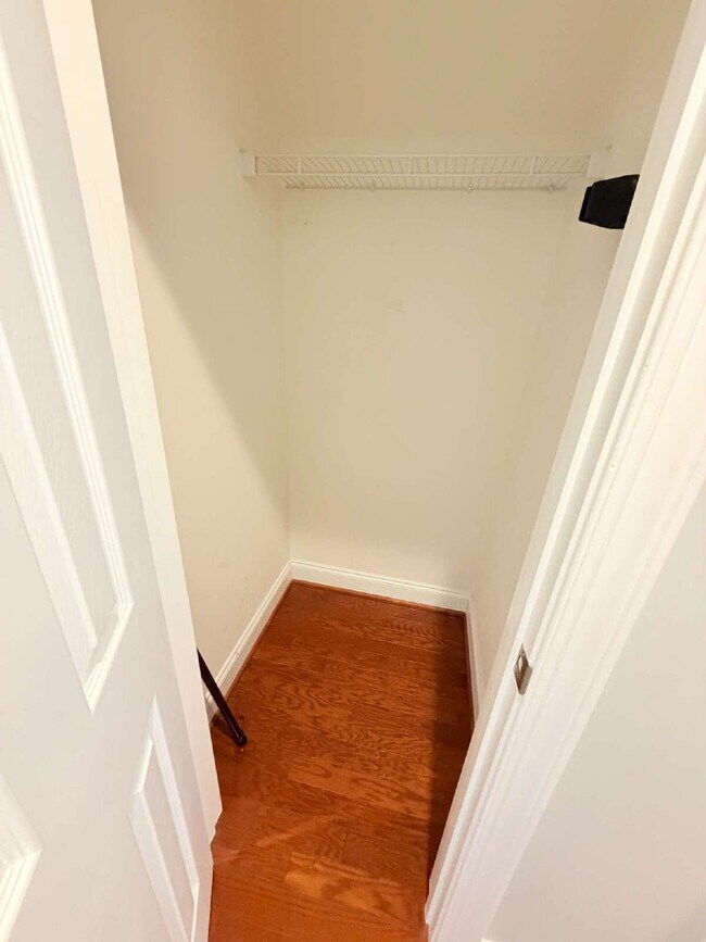 Building Photo - "Stylish 3-Bedroom Townhouse Featuring Granite Countertops & Cozy Fireplace in Winston-Salem"