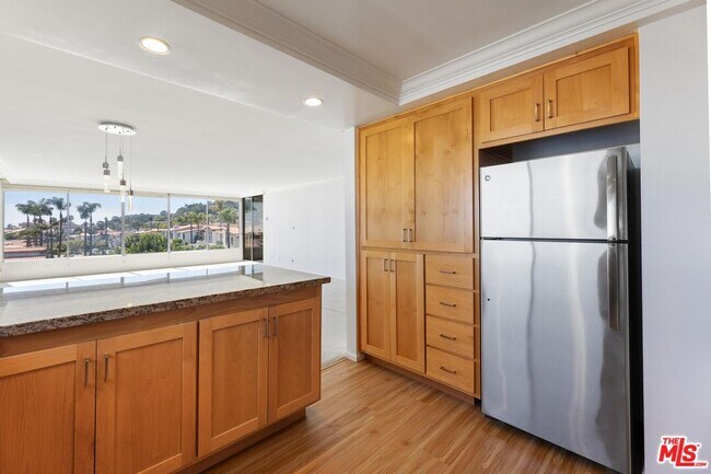 Building Photo - 32646 Coastsite Dr