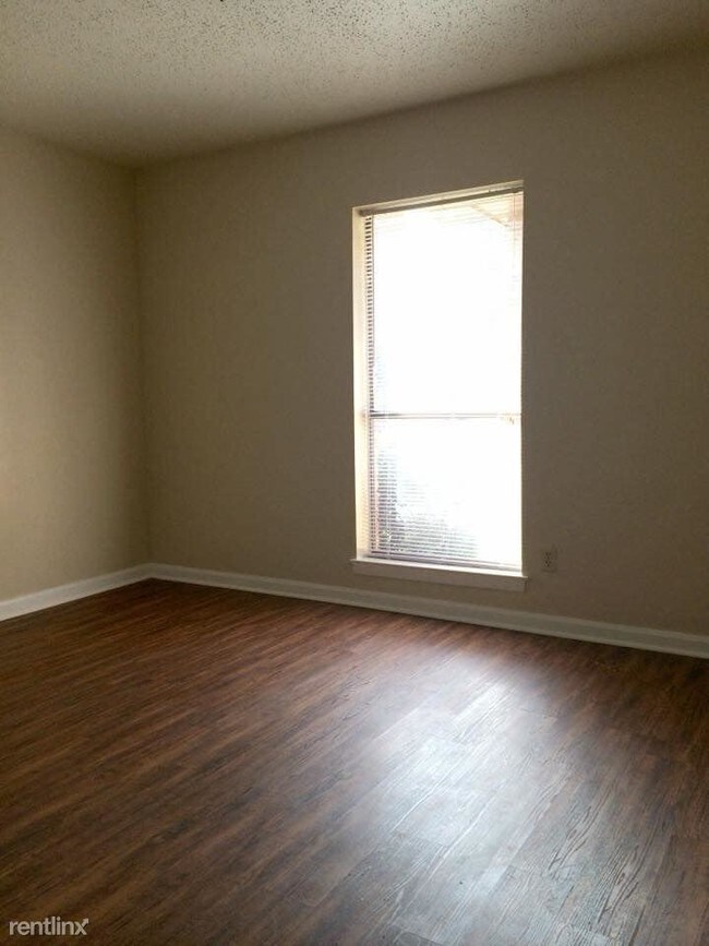 2 br, 1 bath Duplex 411 Woodridge Cir A 411 Woodridge Dr Hallsville