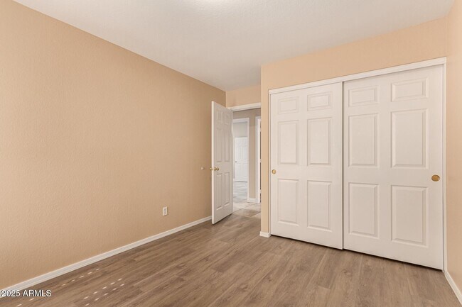 Building Photo - 1249 E Villa Maria Dr
