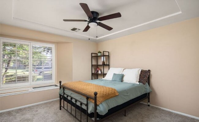 Building Photo - 13019 Queen Palm Ct