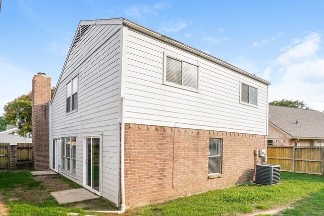 Building Photo - 3534 Duncaster Dr
