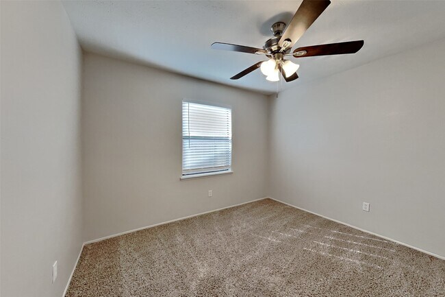 Building Photo - 16935 Kilwinning Dr