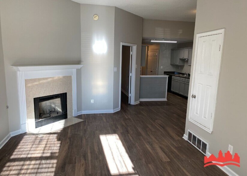 Building Photo - 7870 Shadowland Cove