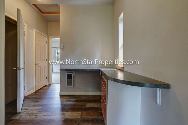 Building Photo - Wonderful Bend Property Close to Mountain ...