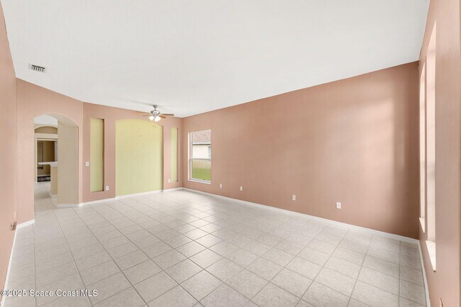 Building Photo - 1774 Sun Gazer Dr