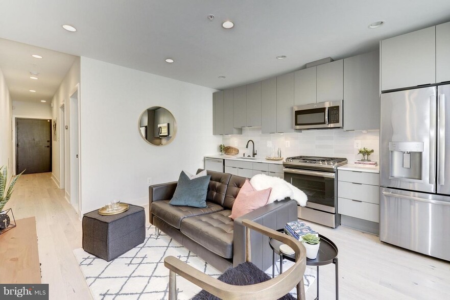 living room/kitchen - 1344 Maryland Ave NE