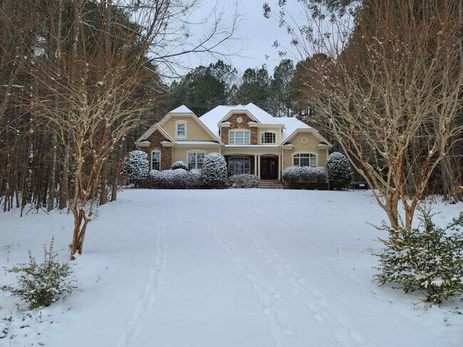 Building Photo - Luxurious 4BD, 3.5BA North Raleigh Home on...
