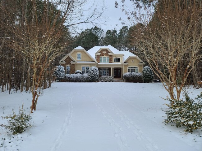 Building Photo - **OFFERING WAIVED APPLICATION FEES** Luxur...