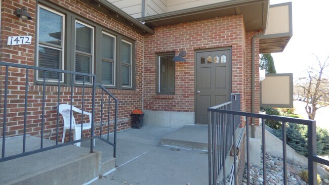 Building Photo - 2BR/1BA Park Hill Condo in Denver
