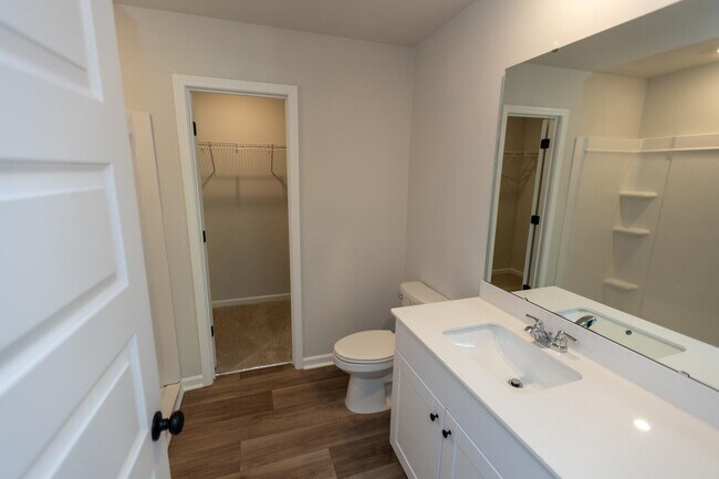 Building Photo - 324 Sweet Vernal St