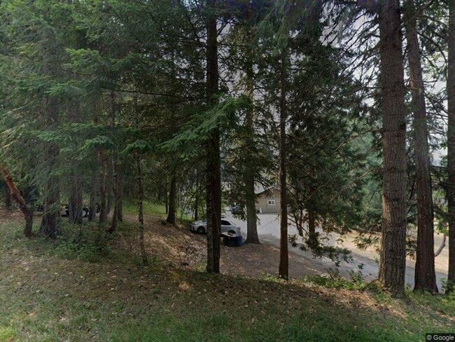 Building Photo - Amazing Country Home 4 bed, 2 bath with Ga...