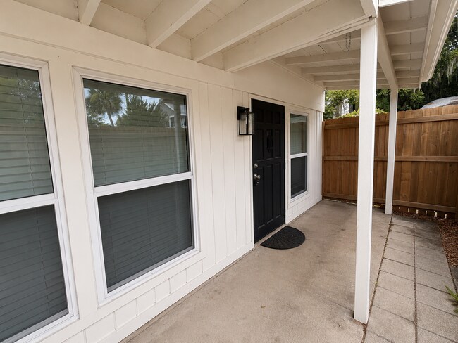 Building Photo - Move-In Ready! Walk to Flagler College & Historic Downtown | 1BR Available Now
