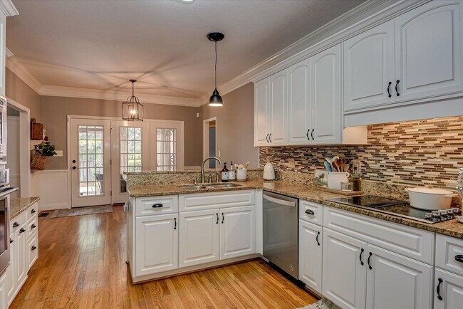 Building Photo - 4 Bedroom 2.5 Bath in Jones Crossing