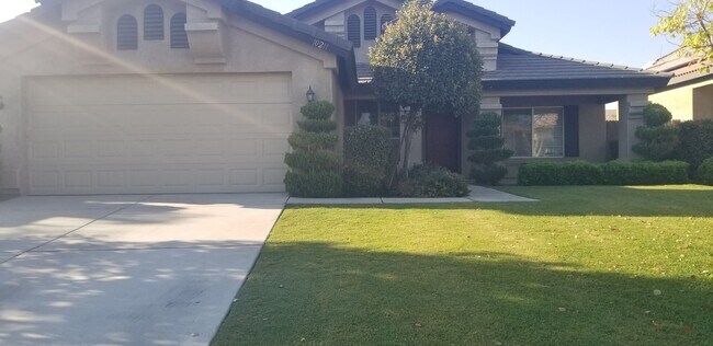 Primary Photo - 10211 Lanesborough Ave