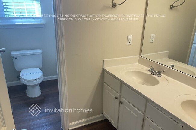 Building Photo - 15832 Hollingbourne Rd