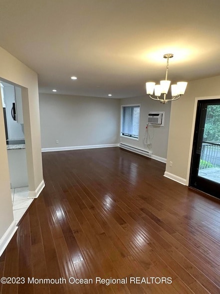 Building Photo - 35 Amberly Dr