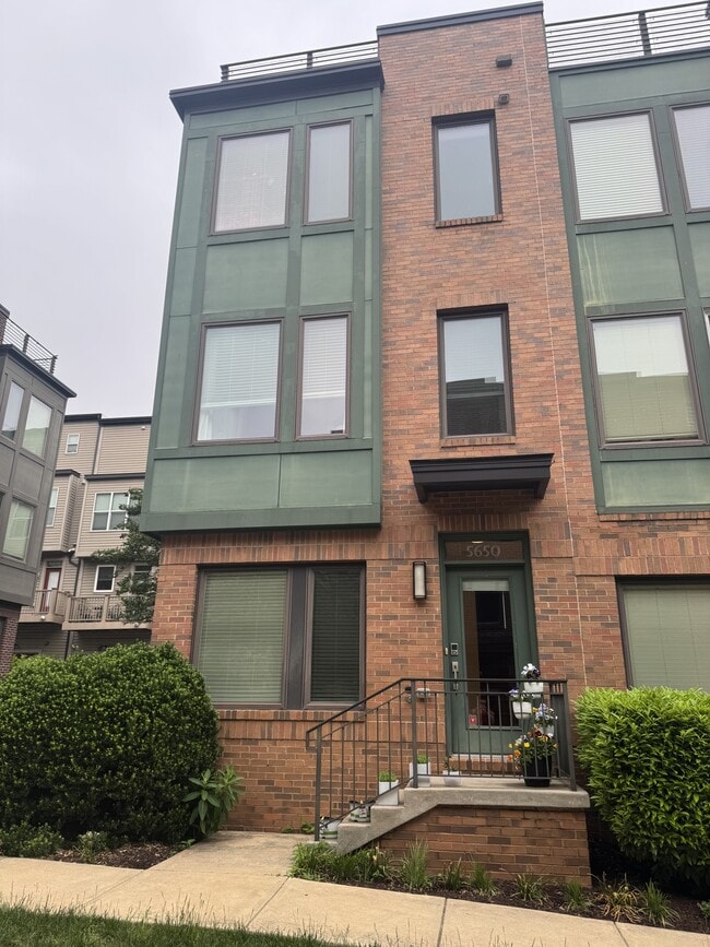 Building Photo - 5650 46th Pl