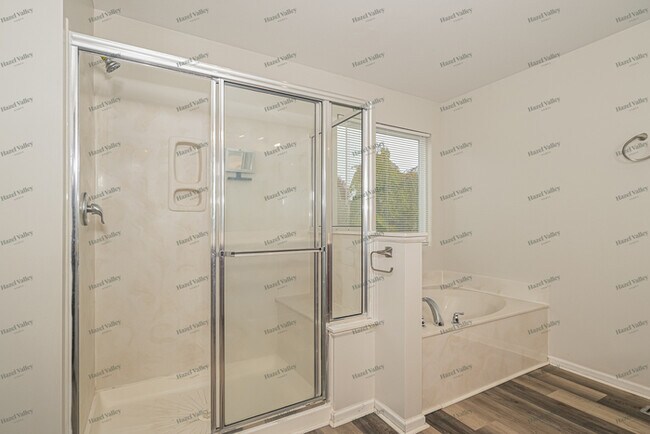 Building Photo - 508 Mason Creek Dr