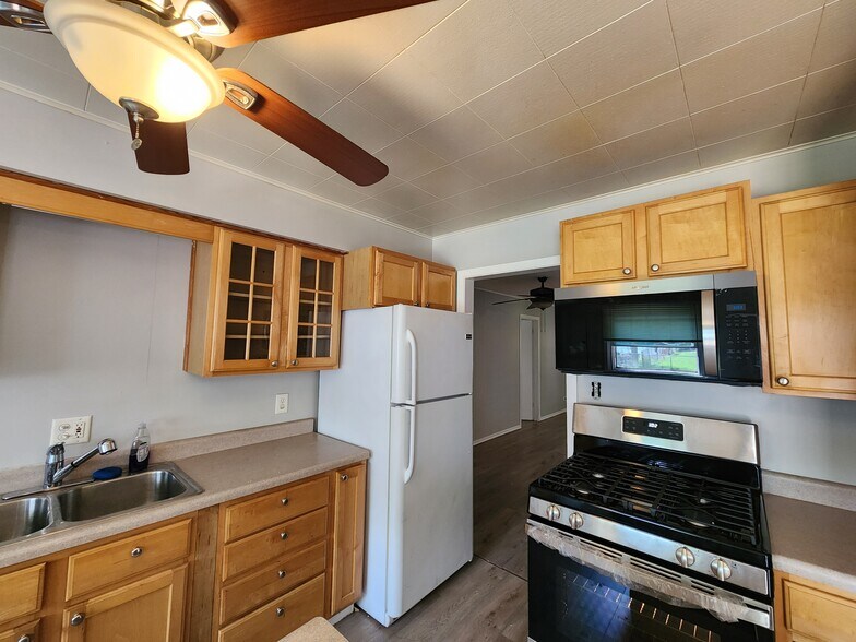 Building Photo - 506 Coral Dr