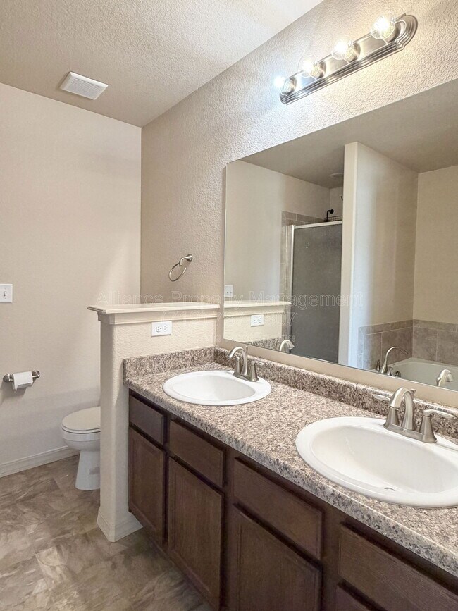 Building Photo - 3910 Reindeer Cir