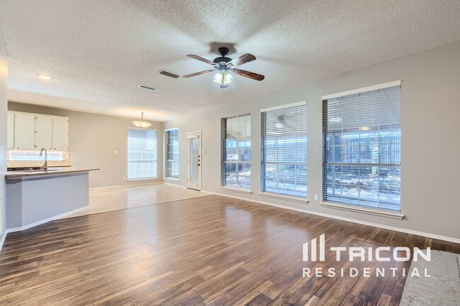 Building Photo - 4649 Devonshire Dr