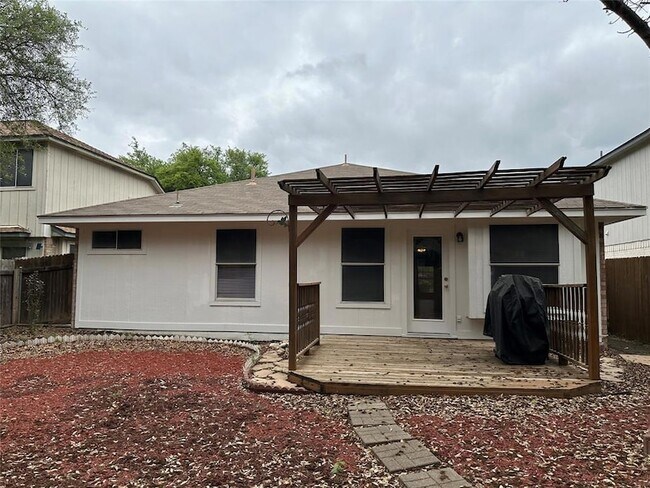 Building Photo - 706 Luke Ln