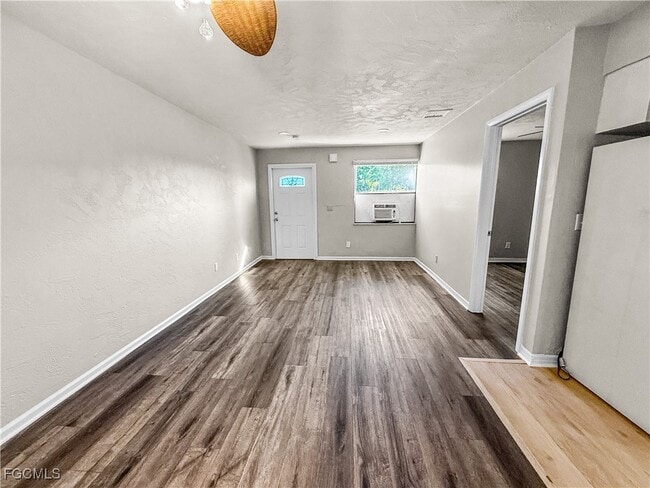 Building Photo - 3744 Estelle Ave