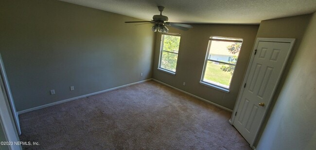 Building Photo - 401 Scrub Jay Dr