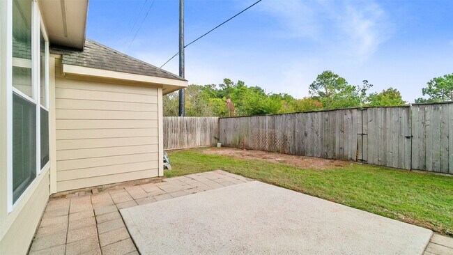 Building Photo - 20910 Deauville Dr