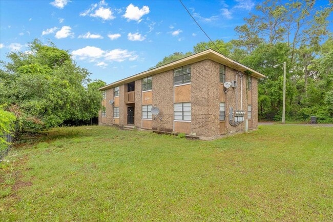 Building Photo - 2-Bedroom Apartment in Convenient Savannah Location