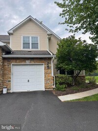 Building Photo - 112 Medinah Dr
