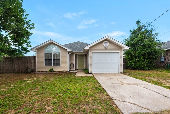 Primary Photo - "Charming 3-Bed, 2-Bath Home in Mary Esthe...
