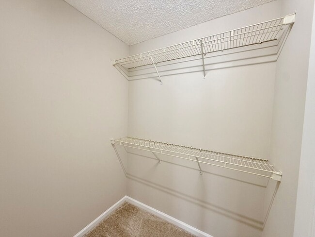 Building Photo - 1706 Oakdale Green Dr