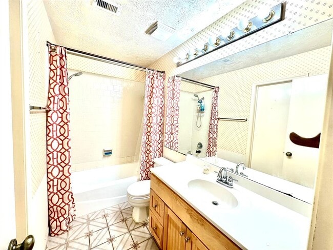 Building Photo - 7818 Chinon Cir