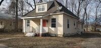 Building Photo - 4 bd, 2 ba 2-story house, central west Columbia location, many recent improvements