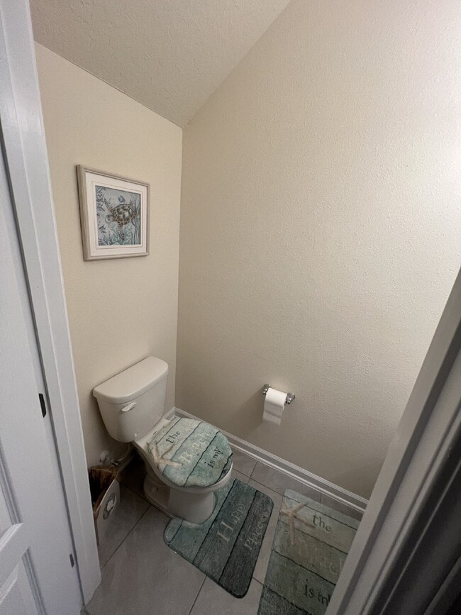 Building Photo - Spacious Townhome in Oakleaf Plantation