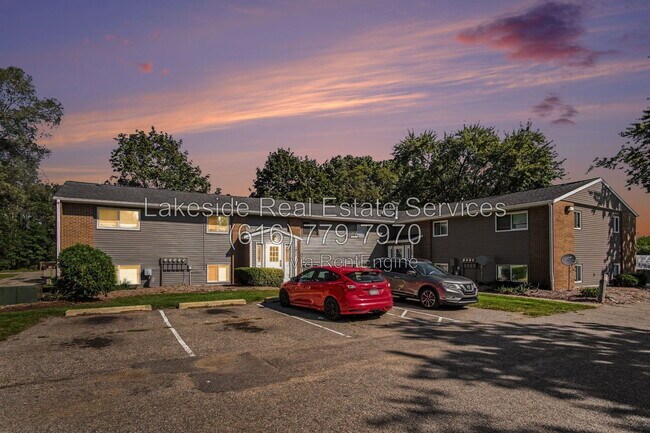 Building Photo - 1011 36th St SW