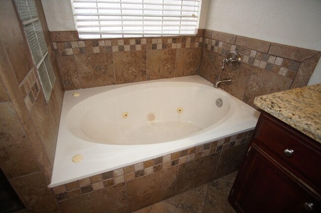 Building Photo - 2045 Pueblo Nuevo Cir