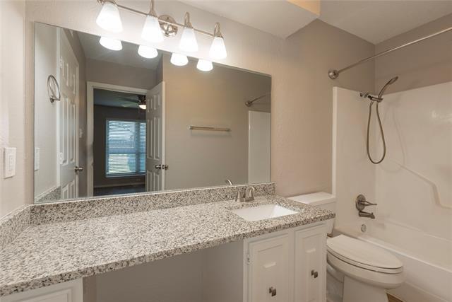 Building Photo - 717 Lariat Ln