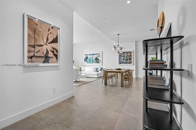 Building Photo - 650 NE 32nd St