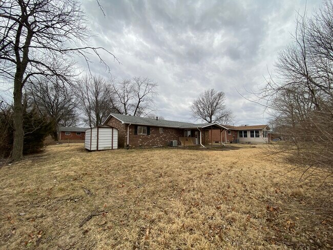 Building Photo - 2727 Angela Dr