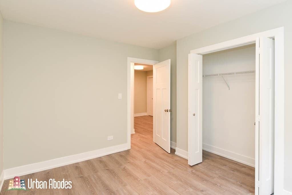 Building Photo - 456 W Barry Ave