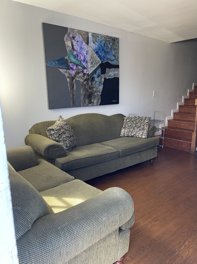 Family Room - 646 W Conway St