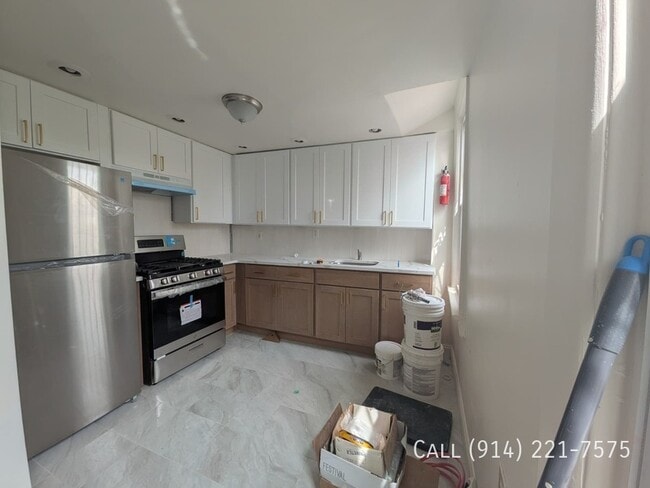 Building Photo - 26 Vineyard Ave