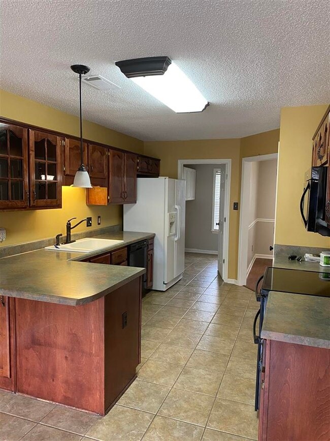 Building Photo - 9730 Lakeland Hills Cove
